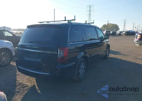 2011 Chrysler Town & Country Touring from USA, damaged, VIN 2A4RR5DG5BR698352